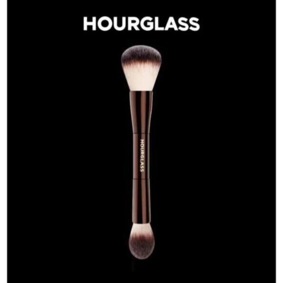 Hourglass No.17 Lighting Edit Vegan Ultra Soft Makeup Brushes - Picture 2 of 9